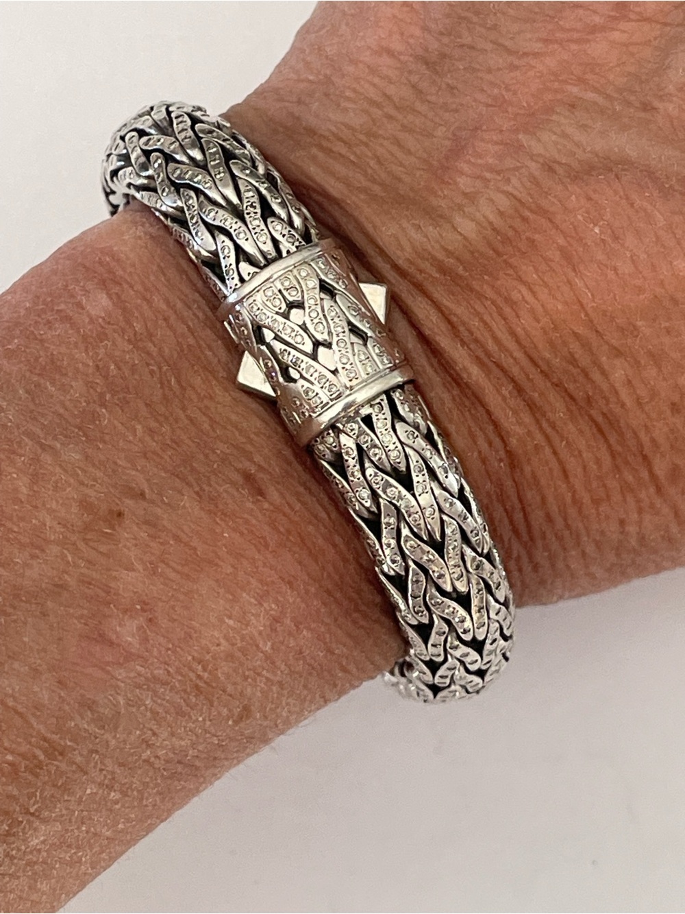 John Hardy Sterling Silver Diamond Encrusted ICON classic chain bracelet